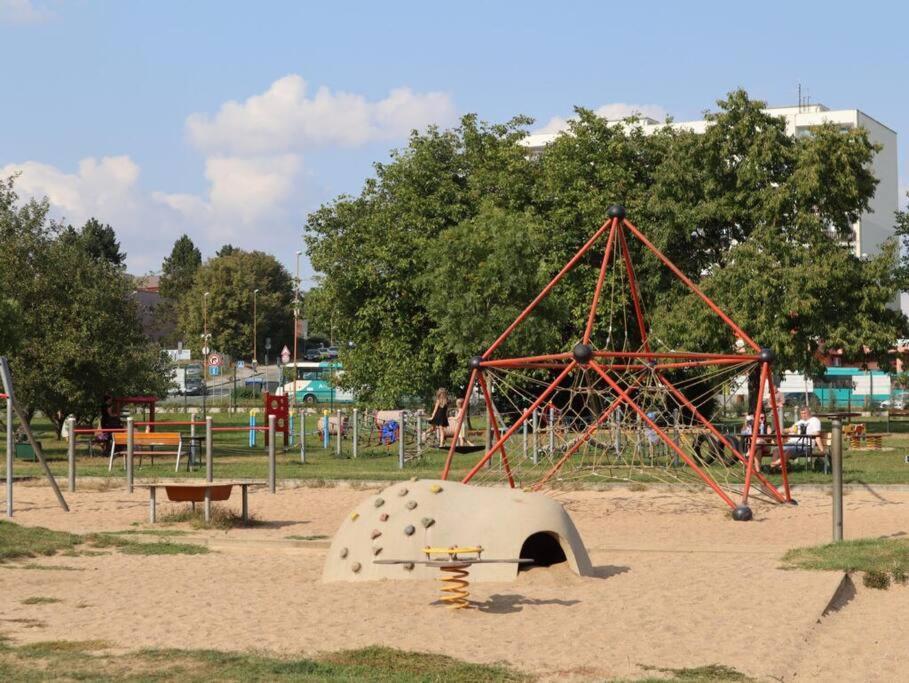 Rodinny Puldomek S Vybavenim A Bazenem Zruc nad Sazavou Exterior photo